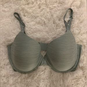 Victoria’s Secret green uplift semi demi bra 36DD